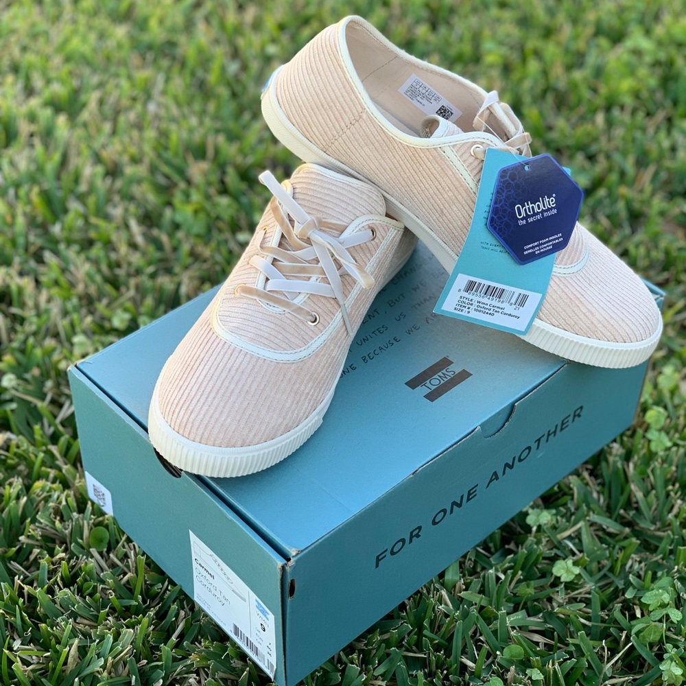 TOMS Carmel Oxford Tan Corduroy Shoes